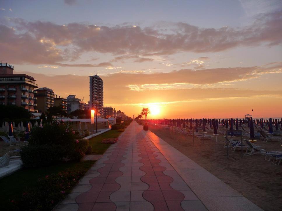 Hotel Gambrinus Lido di Jesolo Exterior photo